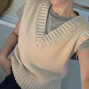 & Other Stories Beige V-Neck Sweater Vest